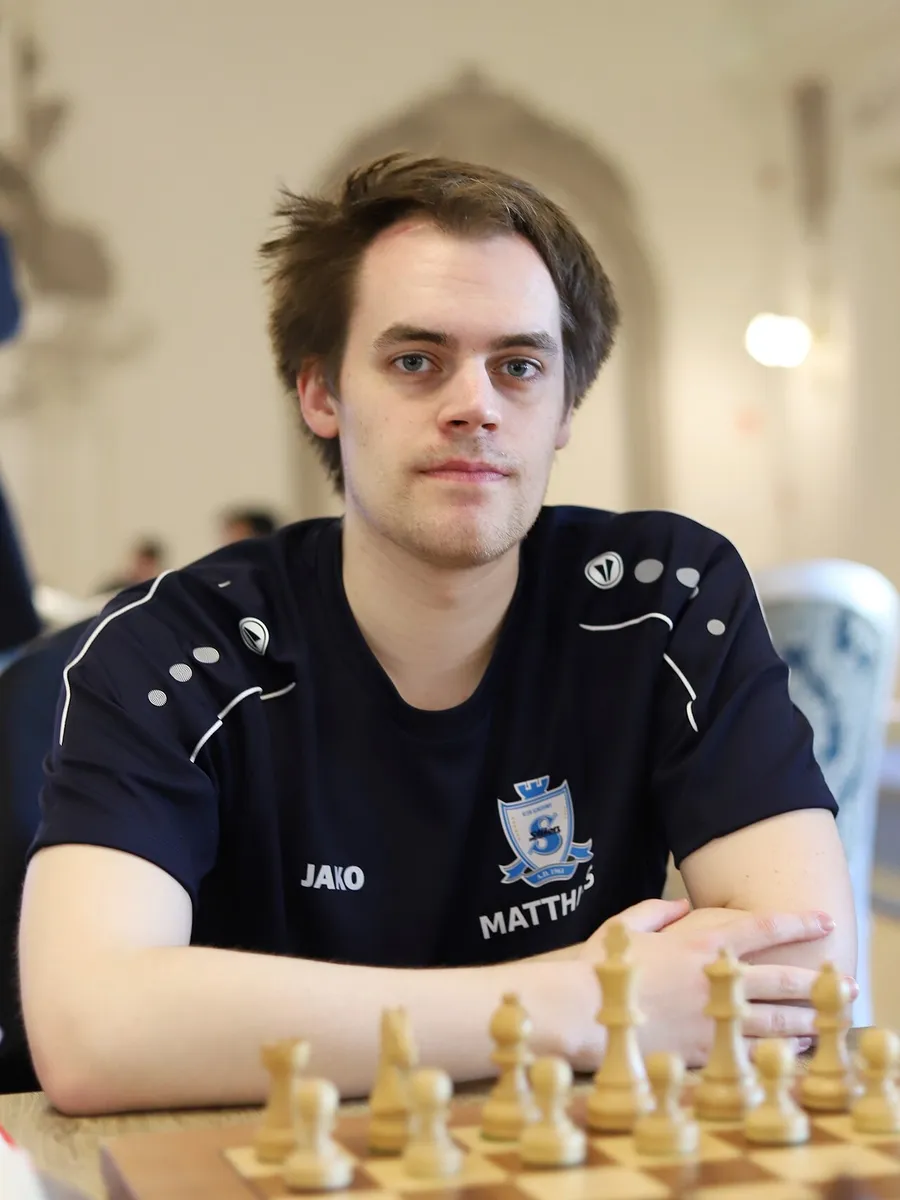 GM Matthias Bluebaum (ảnh 2021)